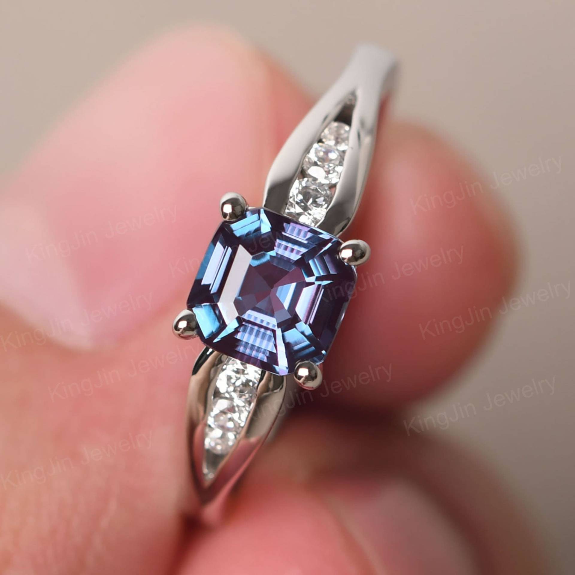 Zarte Alexandrit Jahrestag Ring Silber Asscher Cut Farbwechsel Juni Birthstone Zarte Alexandrit Jahrestag Ring Silber Asscher Cut Farbwechsel Juni Birthstone von KnightJewelry