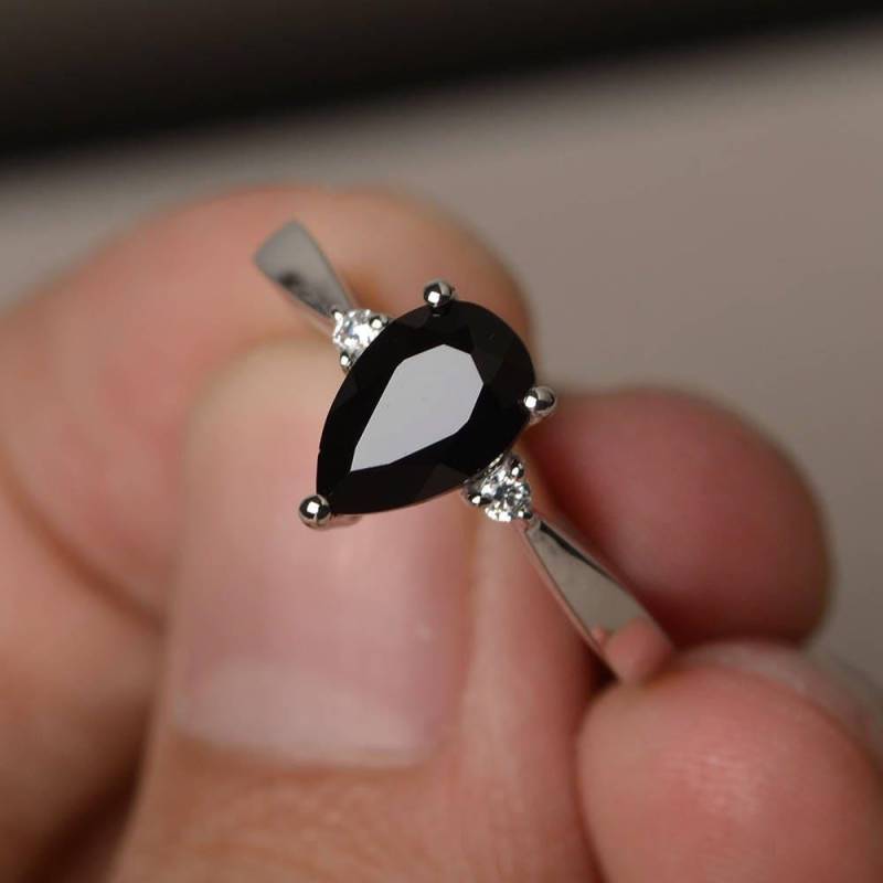 Jubiläumsring Natürliche Schwarze Spinell Ring Edelsteine Sterling Silber Pear Cut Edelstein von KnightJewelry