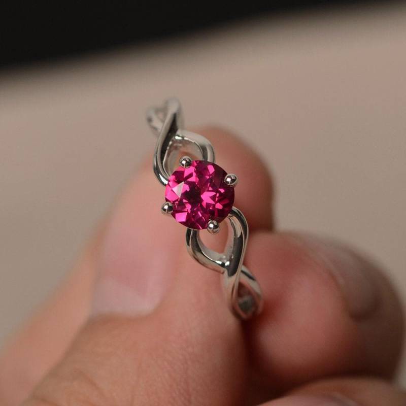 Labradorit Rot Rubin Ring Rundschliff Edelstein Juli Birthstone Solitaire Sterling Silber Verlobungsring Labradorit Rot Rubin Ring Rundschliff Edelstein Juli Birthstone Solitaire Sterling Silber Verlobungsring von KnightJewelry