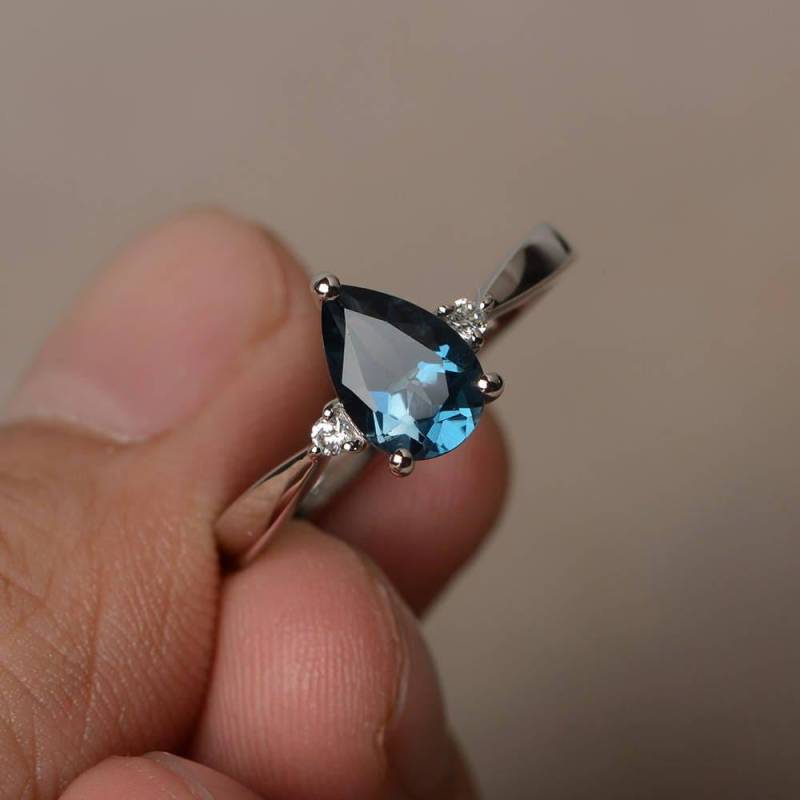 London Blauer Topas Ring Ehering Edelstein Sterling Silber Pear Cut von KnightJewelry