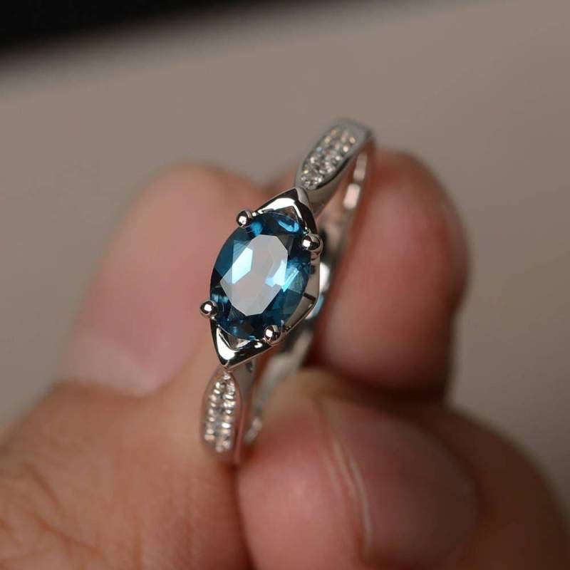 London Blautopas Ring Versprechen Blauer Edelstein Oval Cut Edelsteine Sterling Silber von KnightJewelry