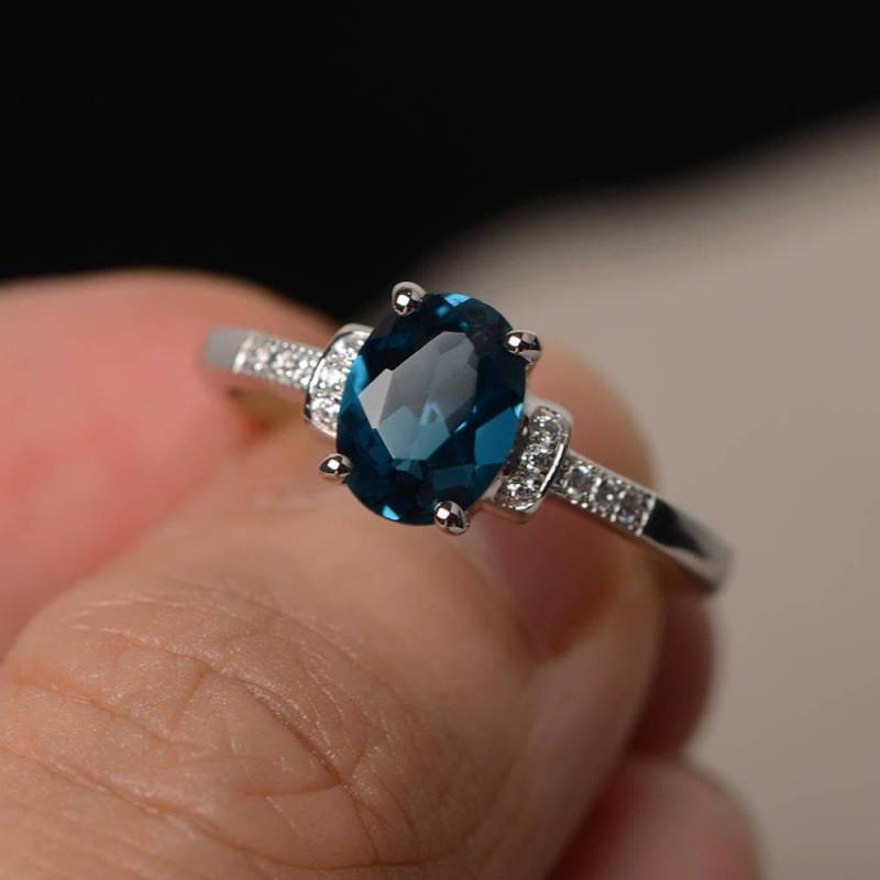 London Blautopas Verlobungsring Sterling Silber Ring Oval Cut Blauer Edelstein von KnightJewelry