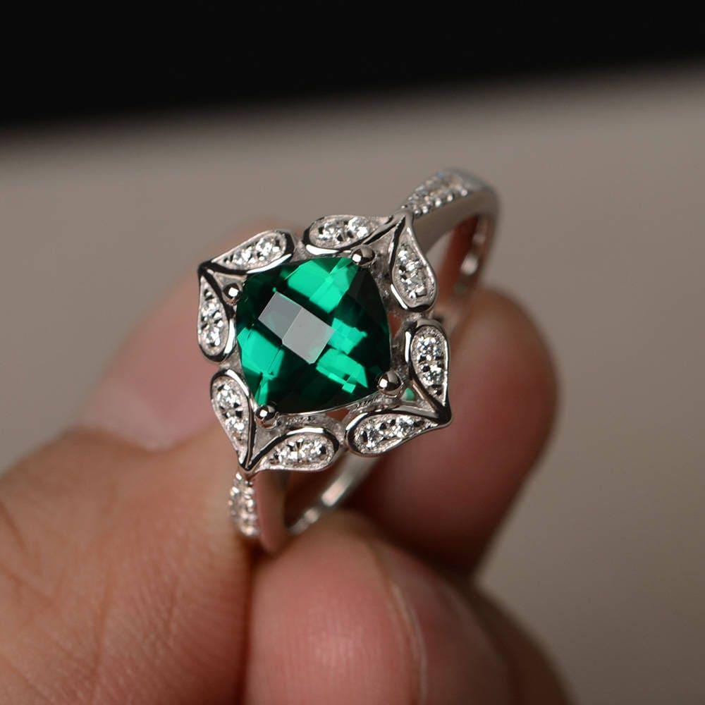 Mai Smaragd Ring Jubiläumsring Birthstone Kissen Geschnitten Edelstein Grüne Edelsteine Sterling Silber Mai Smaragd Ring Jubiläumsring Birthstone Kissen Geschnitten Edelstein Grüne Edelsteine Sterling Silber von KnightJewelry