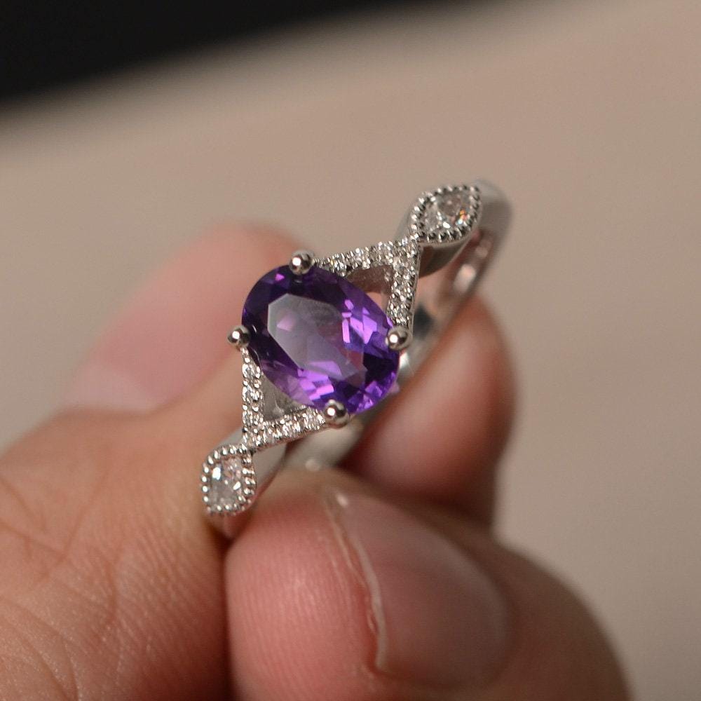 Natürliche Amethyst Ringe Oval Cut Lila Edelstein Februar Birthstone Massivsilber Hochzeitsgeschenke von KnightJewelry