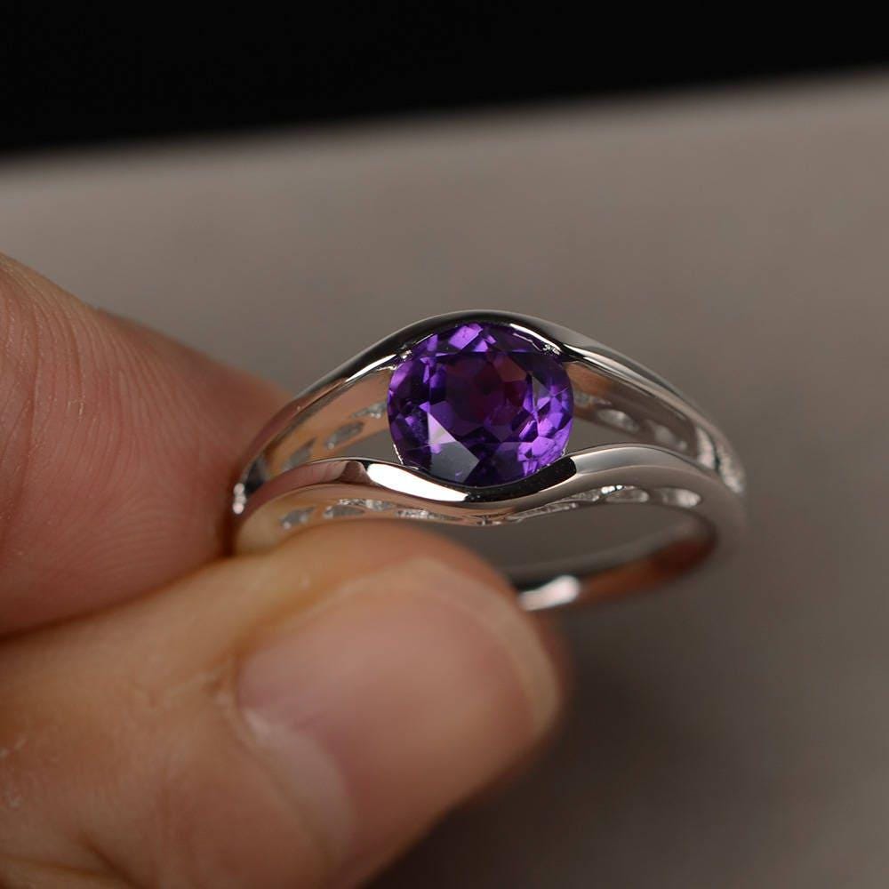 Natürliche Lila Amethyst Ring Ehering Runde Geschnittene Edelstein Sterling Silber Solitär Februar Birthstone von KnightJewelry