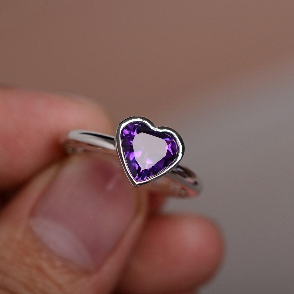 Natürliche Lila Amethyst Ring Herz Lünette Einstellung Versprechen Für Ihren Verlobungsring Februar Birthstone von KnightJewelry