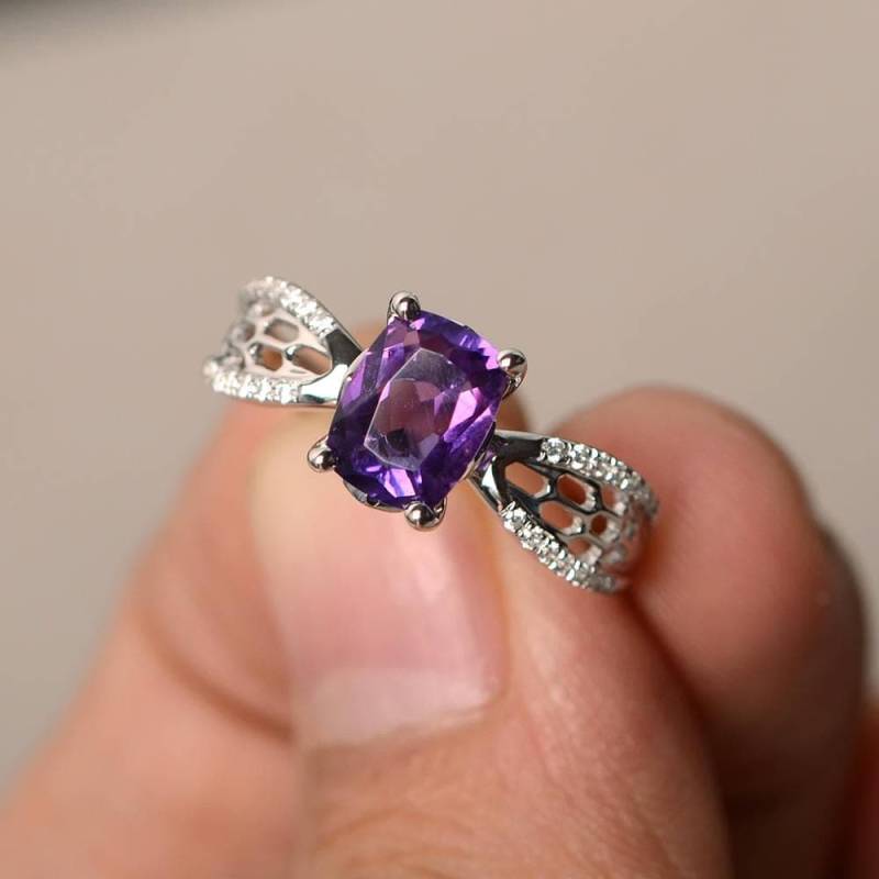Natürliche Lila Amethyst Verlobungsringe Kissenschliff Ringe Februar Birthstone Massivsilberringe Hochzeitsgeschenke von KnightJewelry