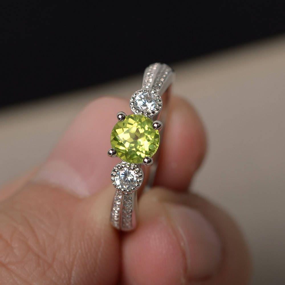 Natürliche Peridot Versprechen Ringe August Birthstone Rundschliff Grün Edelsteine Sterling Silber Ring von KnightJewelry
