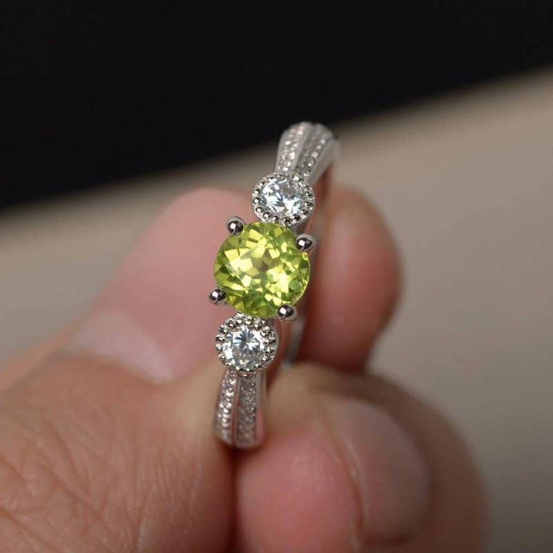 Natürliche Peridot Versprechen Ringe August Birthstone Rundschliff Grün Edelsteine Sterling Silber Ring von KnightJewelry