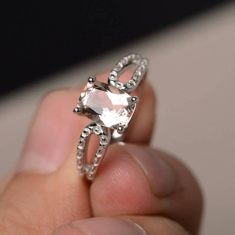 Natürliche Rosa Morganit Ringe Verlobungsring Sterling Silber Kissenschliff Solitär von KnightJewelry