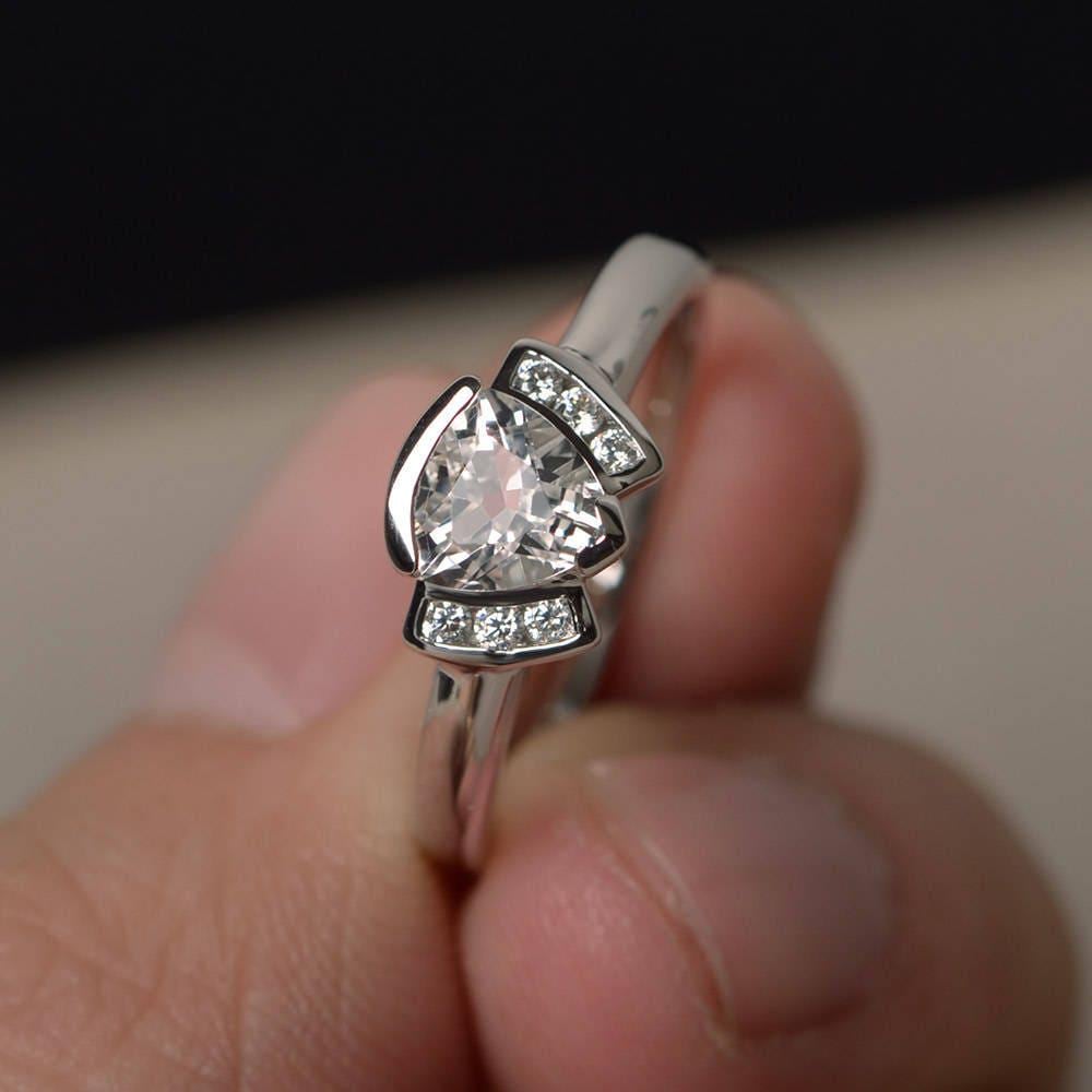 Natürliche Weiße Topas Ringe Versprechen Trillion Cut Rings Solid Silber Ring von KnightJewelry