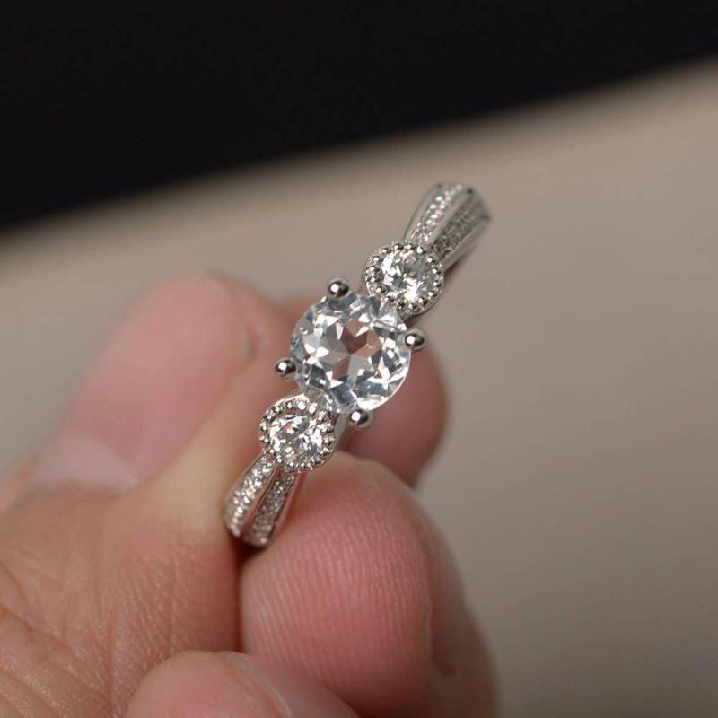 Natürliche Weiße Topas Ringe Vorschlag Runde Geschnittene Edelstein Silber Ring Einzigartige von KnightJewelry