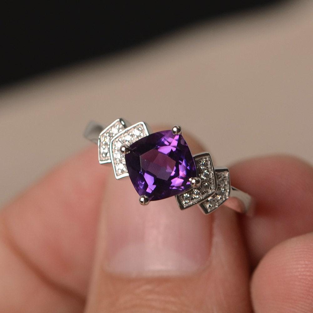 Natürlicher Amethyst Ring Kissen Geschliffen Edelstein Lila Edelsteine Sterling Silber Hochzeit Februar Birthstone Natürlicher Amethyst Ring Kissen Geschliffen Edelstein Lila Edelsteine Sterling Silber Hochzeit Februar Birthstone von KnightJewelry