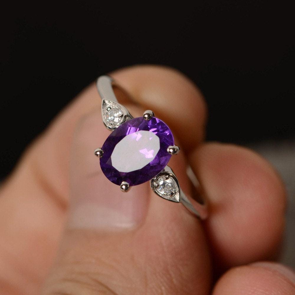 Natürlicher Amethyst Ring Verlobungsring Lila Edelstein Februar Birthstone Oval Cut von KnightJewelry