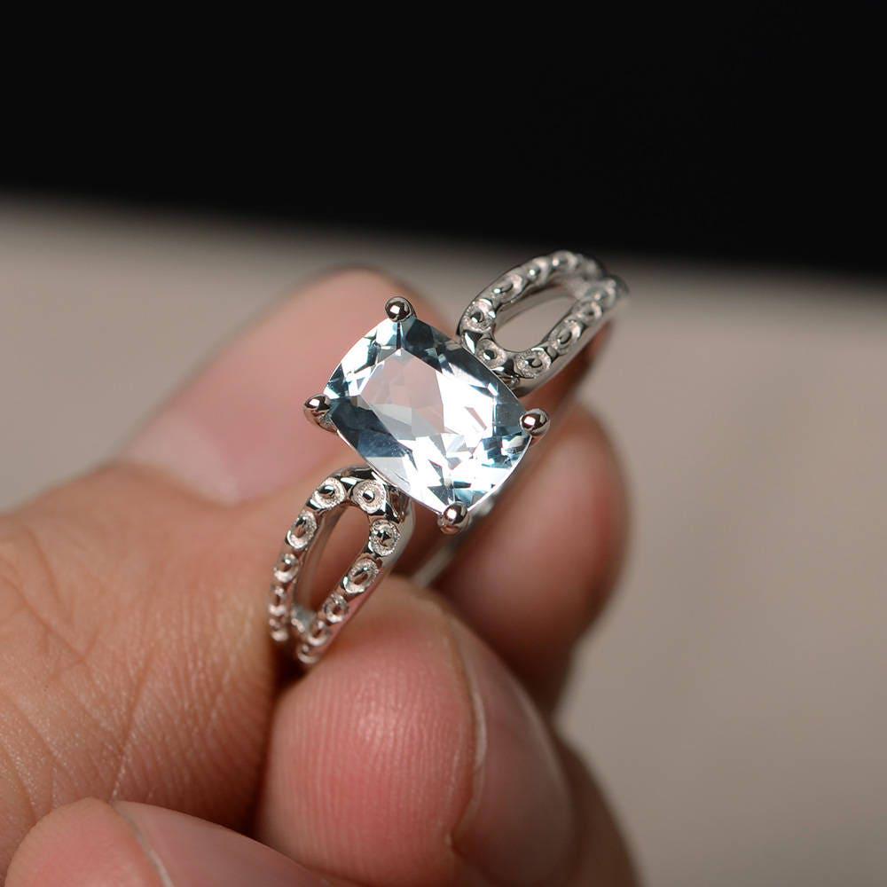 Natürlicher Aquamarin Ringe Jubiläumsringe Silberringe Kissenschliff Blauer Edelstein März Geburtsstein Solitärringe von KnightJewelry