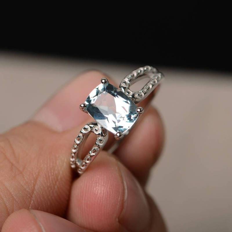 Natürlicher Aquamarin Ringe Jubiläumsringe Silberringe Kissenschliff Blauer Edelstein März Geburtsstein Solitärringe von KnightJewelry
