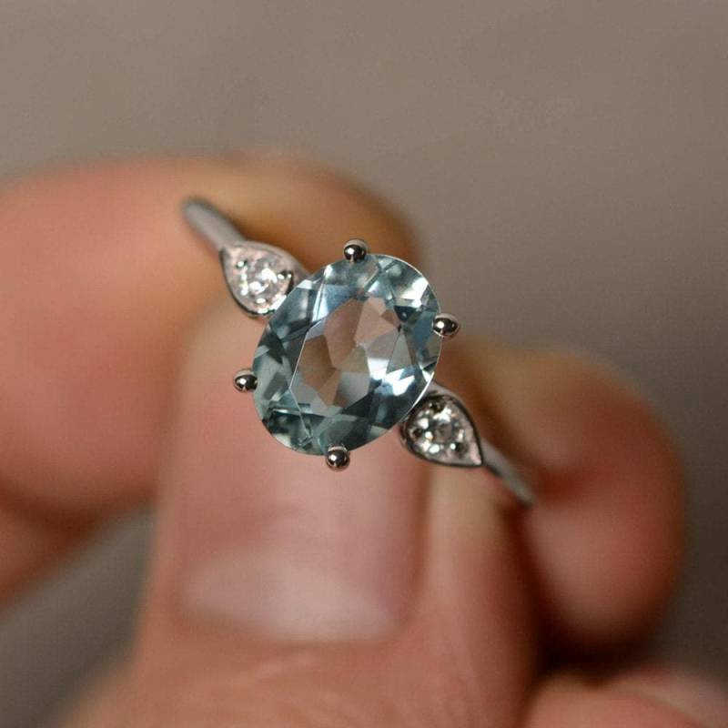 Natürlicher Aquamarinring Silber Oval Verlobungsring von KnightJewelry