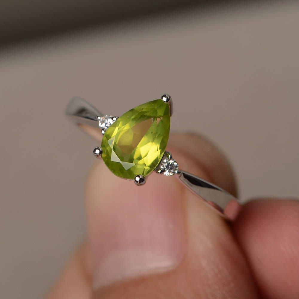 Natürlicher Peridot Ring Jubiläumsring August Birthstone Grüner Edelstein Sterling Silber von KnightJewelry