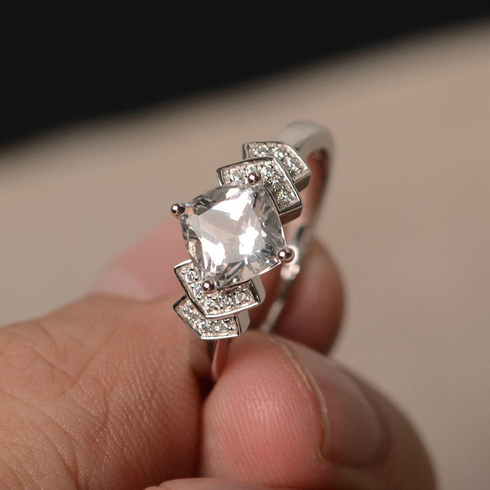 Natürlicher Weißer Topas Ring Kissen Geschliffener Edelstein Sterling Silber Natürlicher Weißer Topas Ring Kissen Geschliffener Edelstein Sterling Silber von KnightJewelry