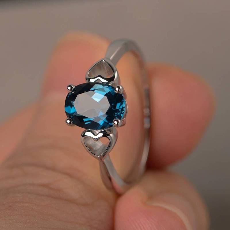 Oval Cut Edelstein Ring London Blautopas Ehering Solitär Sterling Silber von KnightJewelry