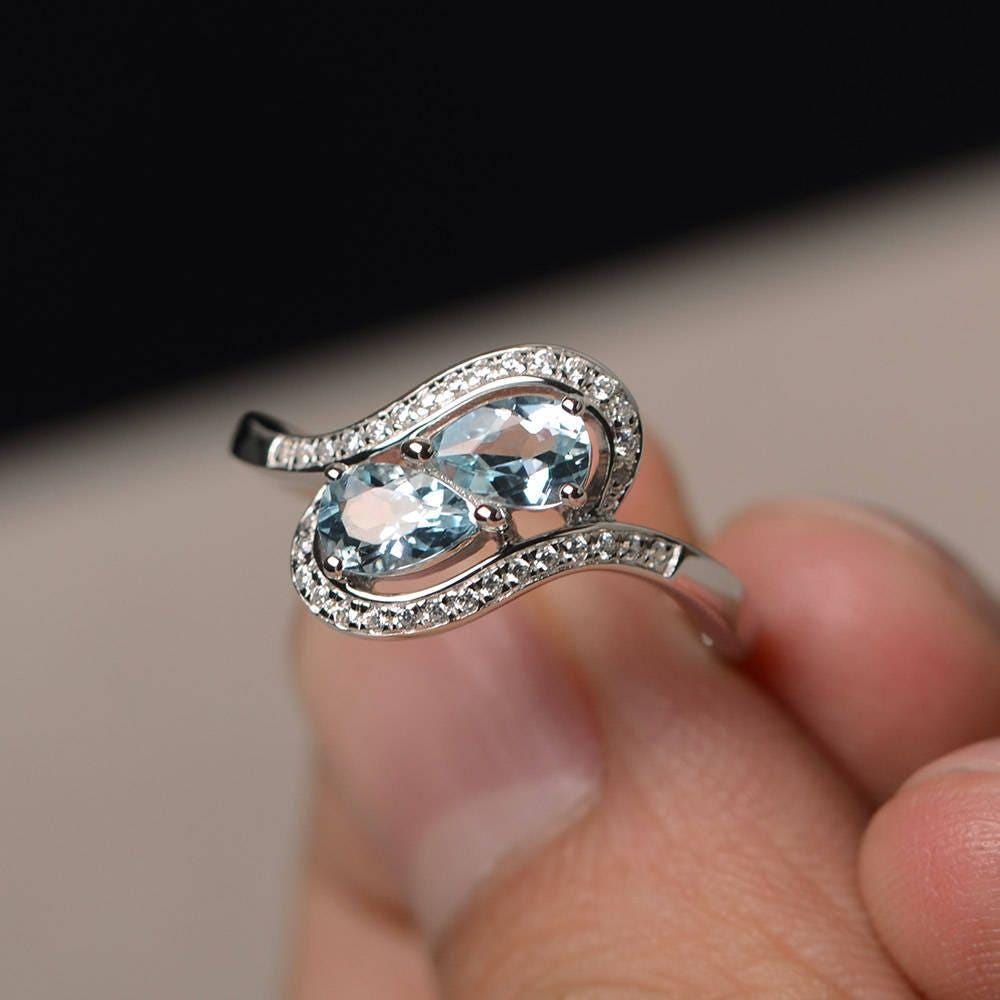 Pear Cut Trauringe Natürlicher Blauer Aquamarin Ringe Silberringe März Birthstone Prong Setting von KnightJewelry