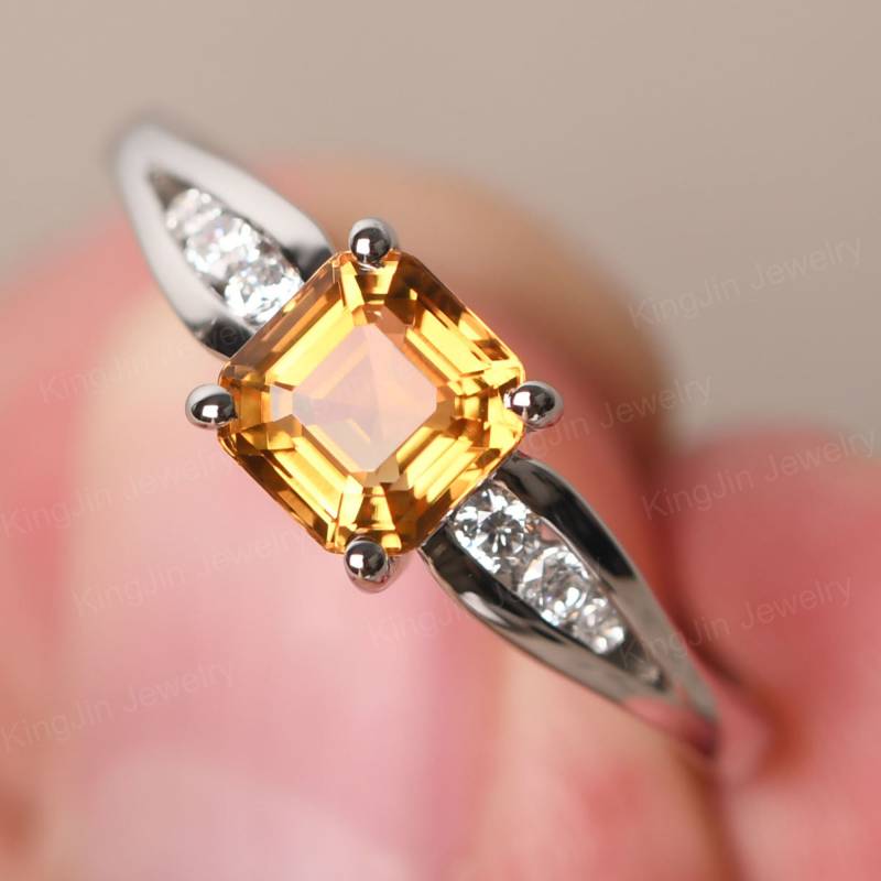 Angepasste Citrin Brautring 14K Weißgold Asscher Cut November Birthstone Ring Mit Channel Setting Cz von KnightJewelry