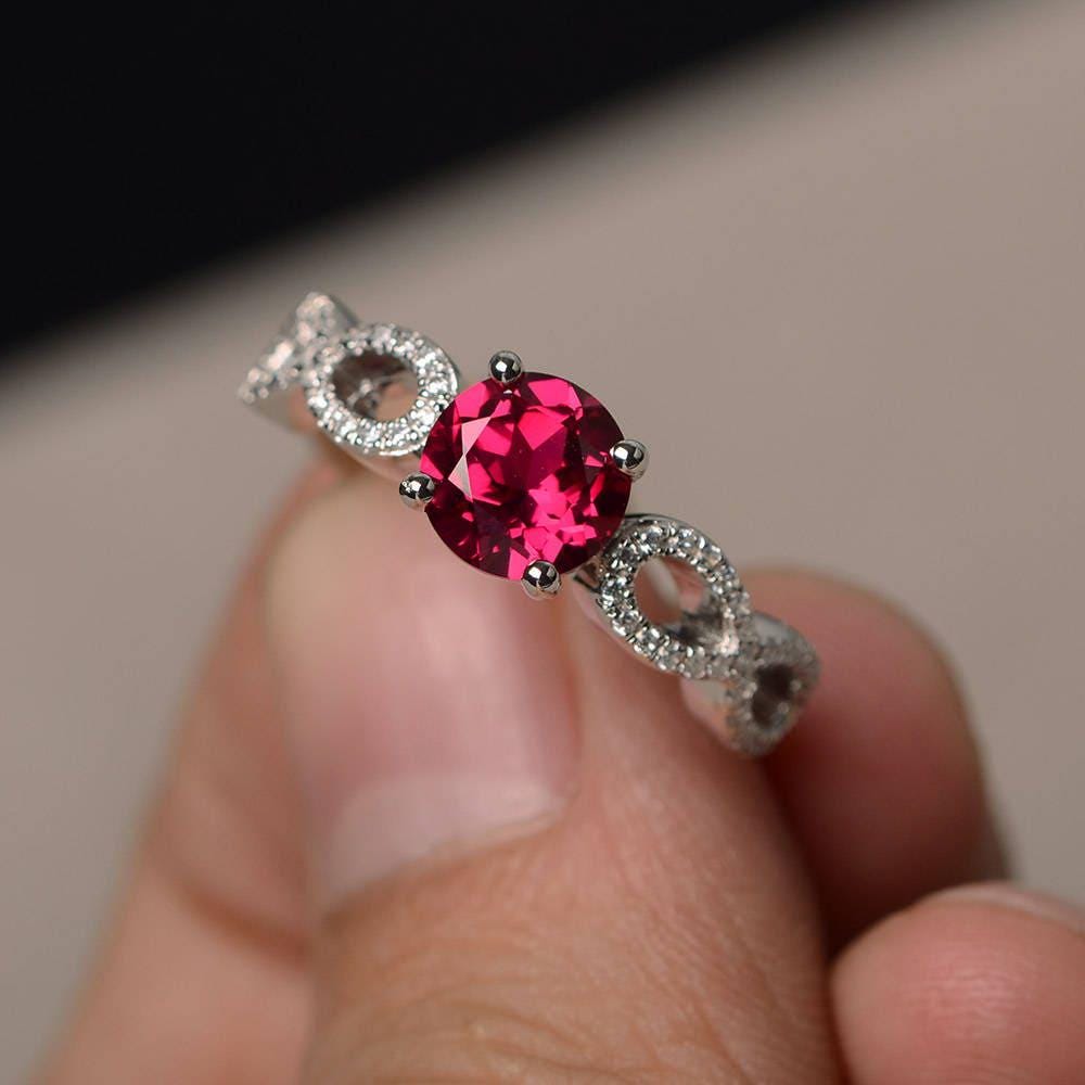 Rubin Cocktailringe Roter Ringe Juli Birthstone Sterlingsilber Einzigartige Hochzeitsgeschenke Rubin Cocktailringe Roter Ringe Juli Birthstone Sterlingsilber Einzigartige Hochzeitsgeschenke von KnightJewelry