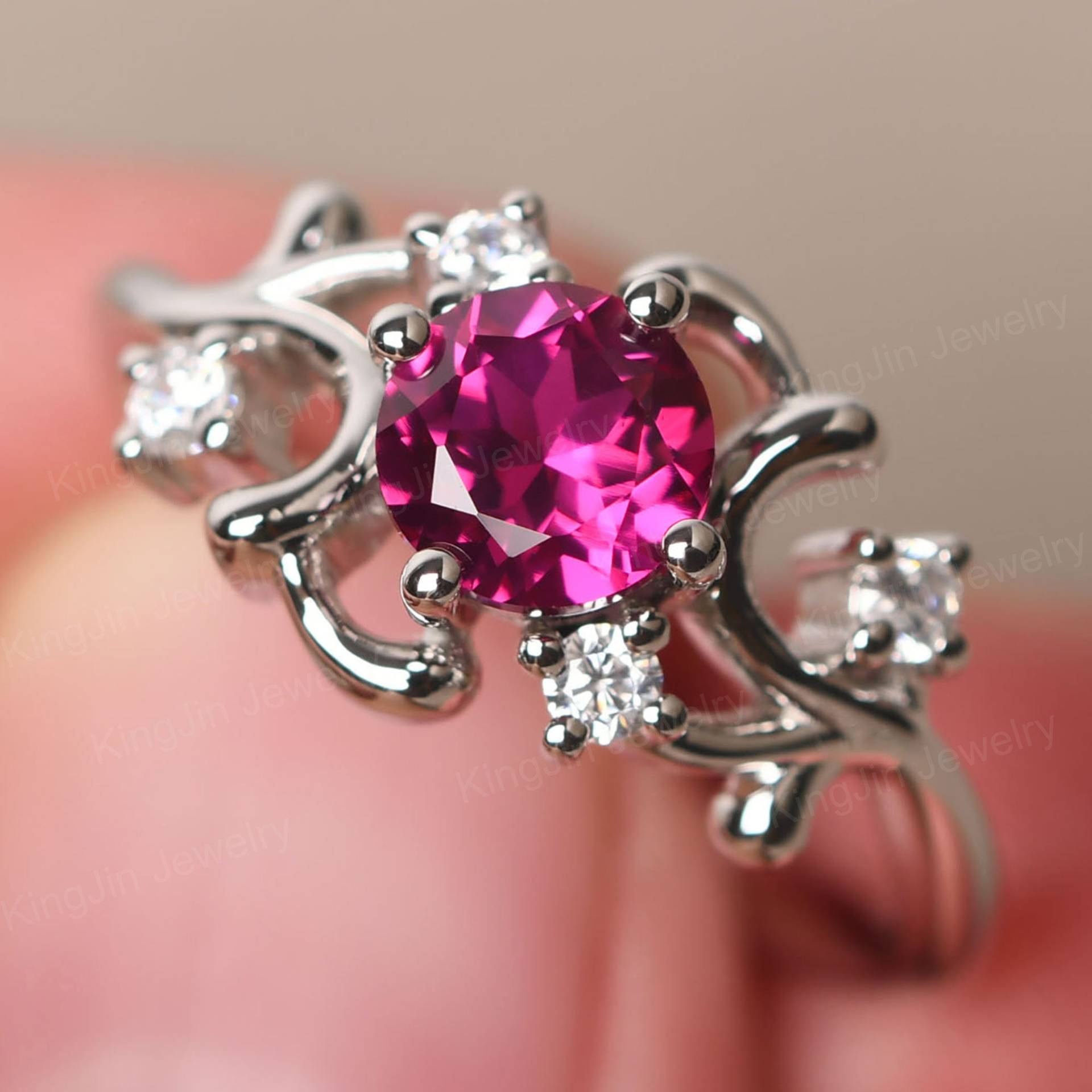 Runde Form 1.02 Karat Rubin Cluster Verlobungsring Sterling Silber Juli Birthstone Ring Runde Form 1.02 Karat Rubin Cluster Verlobungsring Sterling Silber Juli Birthstone Ring von KnightJewelry