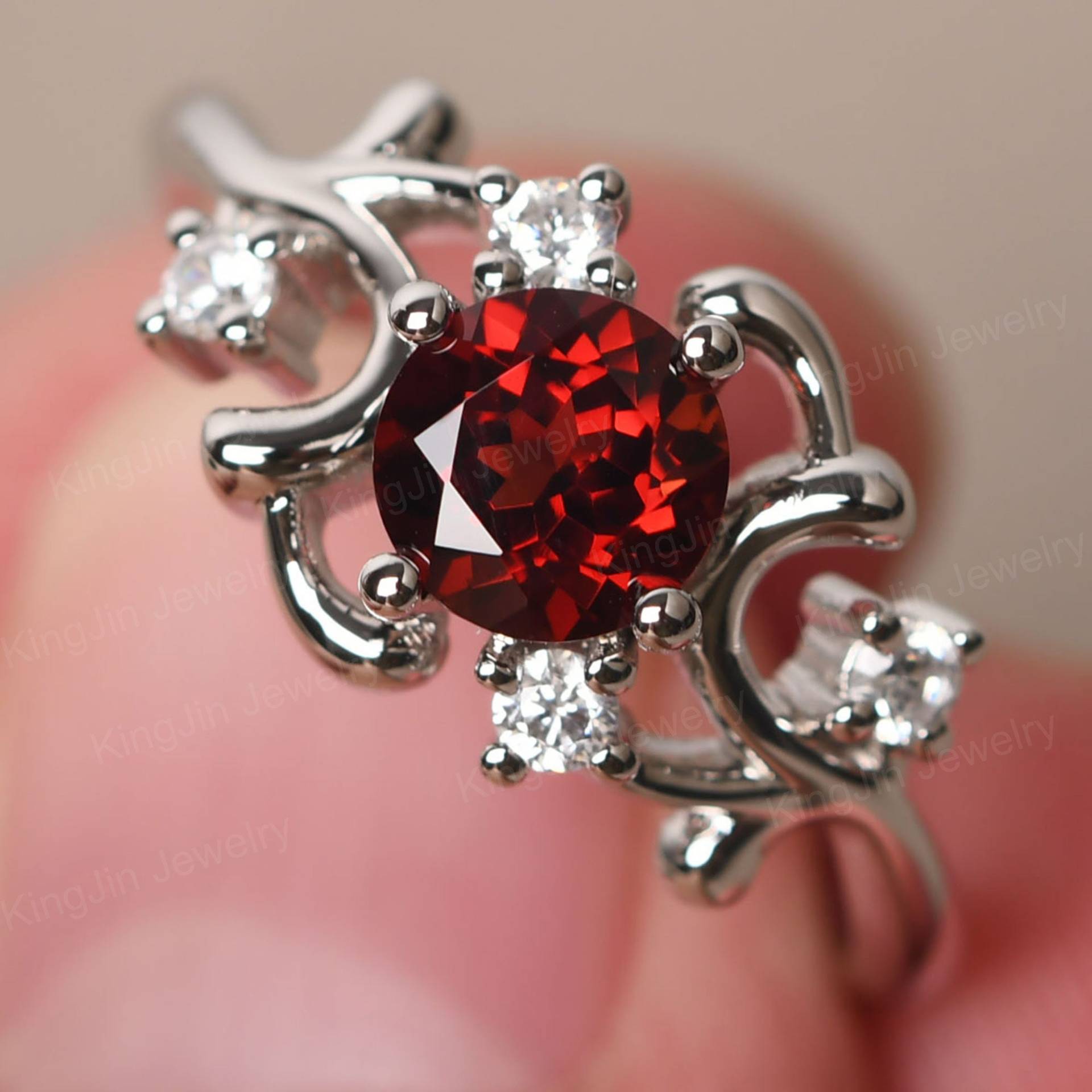 Runde Form 1.21 Karat Granat Cocktailring Massiv Silber Cluster Januar Birthstone Ring Runde Form 1.21 Karat Granat Cocktailring Massiv Silber Cluster Januar Birthstone Ring von KnightJewelry