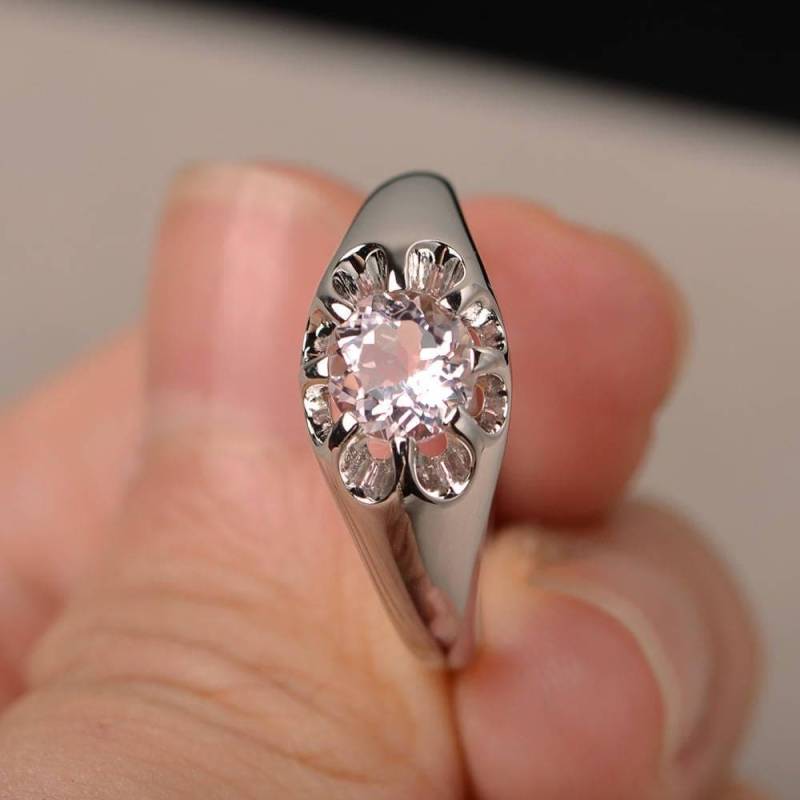 Runde Geschnitten Ehering Natürliche Rosa Morganit Ring Edelstein Sterling Silber Solitär von KnightJewelry