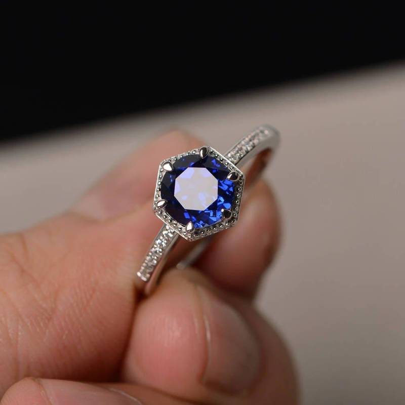 Runder Saphir Ring Blauer Edelstein Silber Verlobungsring von KnightJewelry