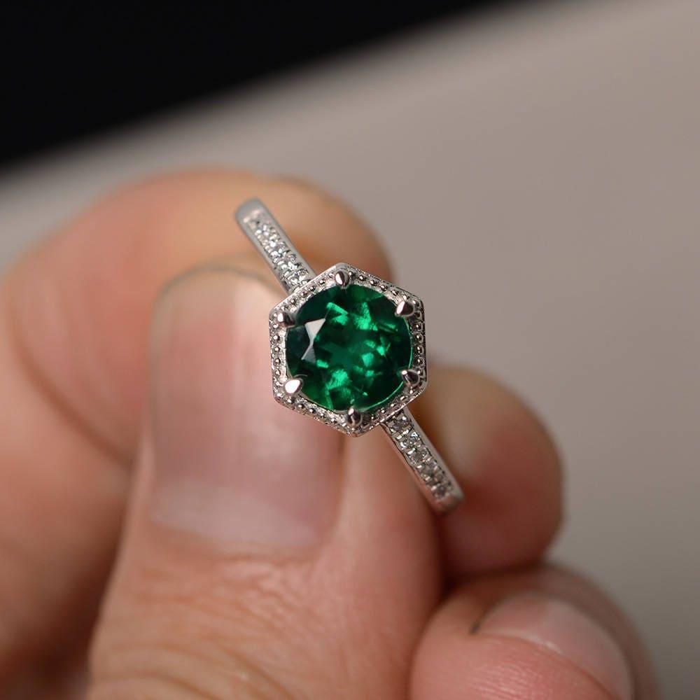 Rundschliff Smaragd Ring Grüner Edelstein Verlobungsring Versprechensring Silber von KnightJewelry