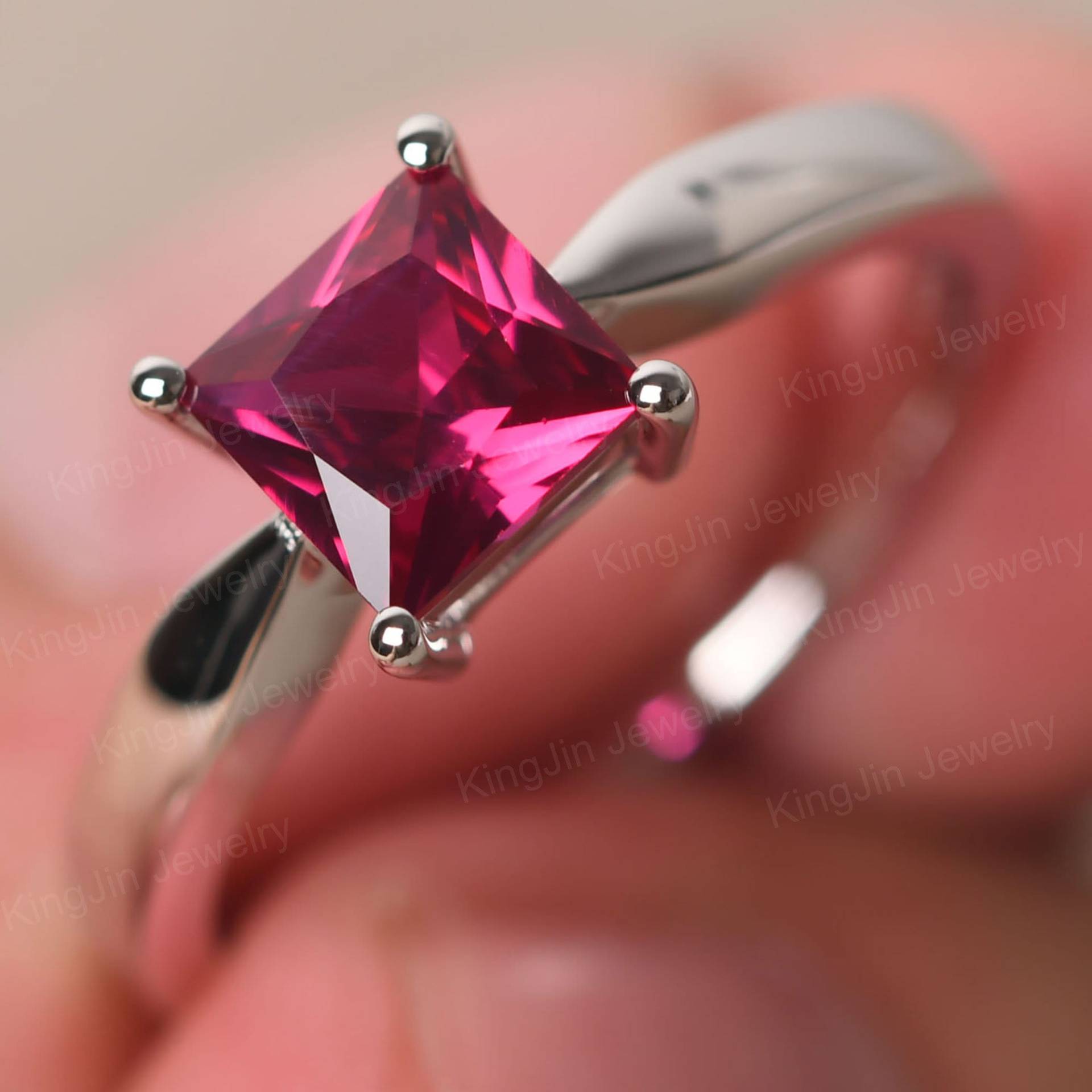 Einfache Rubin Verlobungsring Sterling Silber Princess Cut Juli Birthstone Ring Einfache Rubin Verlobungsring Sterling Silber Princess Cut Juli Birthstone Ring von KnightJewelry