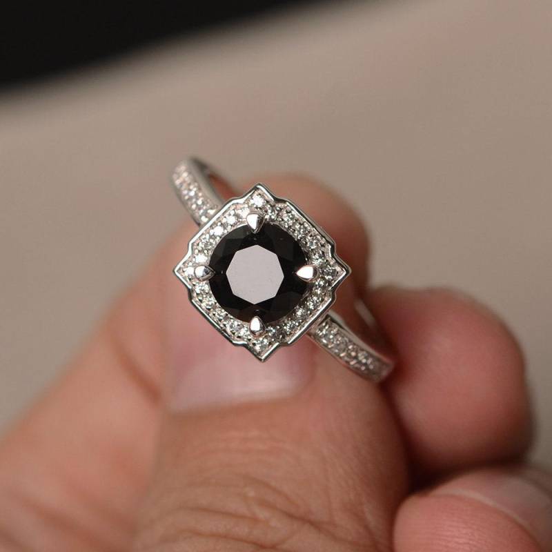 Schwarzer Halo-Ring Spinell Ring Versprechen Für Mädchen Rundschliff Ringe Verlobungsring Sterling Silber 925 von KnightJewelry