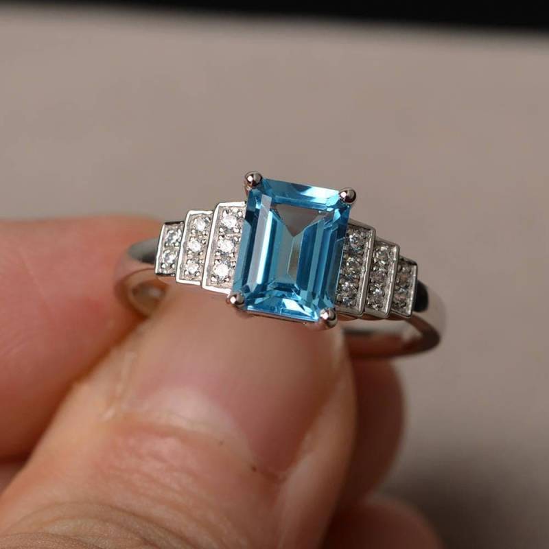 Schweizer Blautopas Ring Ehering Sterling Silber Smaragdschliff Blauer Edelstein von KnightJewelry