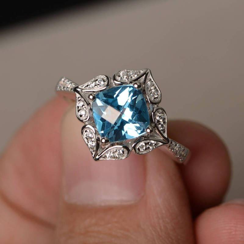 Schweizer Blautopas Ring Jubiläumsring Kissenschliff Blauer Edelstein Sterling Silber von KnightJewelry