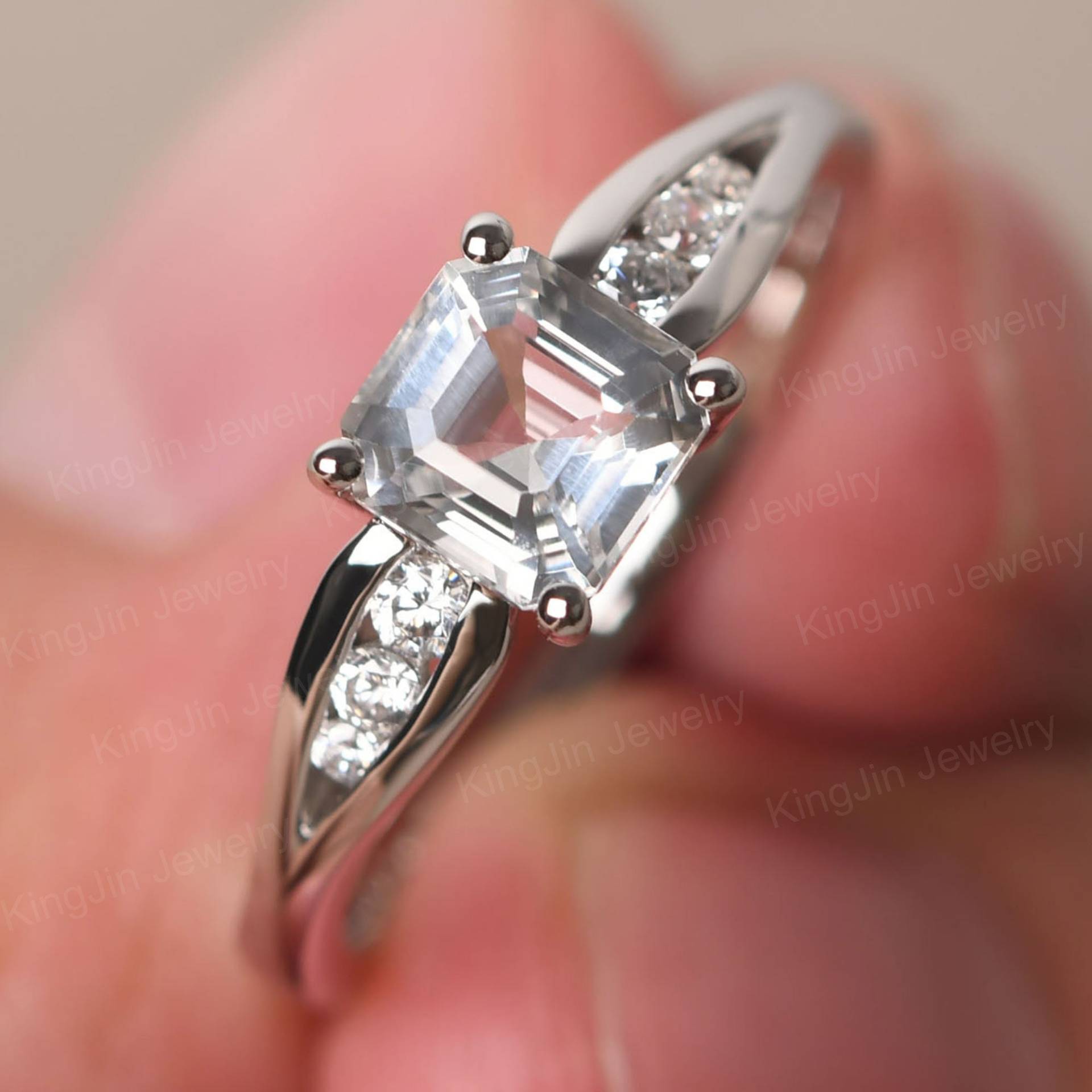Simulierter Diamant Ehering Asscher Cut 1.40 Karat Weißer Topas Verlobungsring November Geburtsstein Simulierter Diamant Ehering Asscher Cut 1.40 Karat Weißer Topas Verlobungsring November Geburtsstein von KnightJewelry