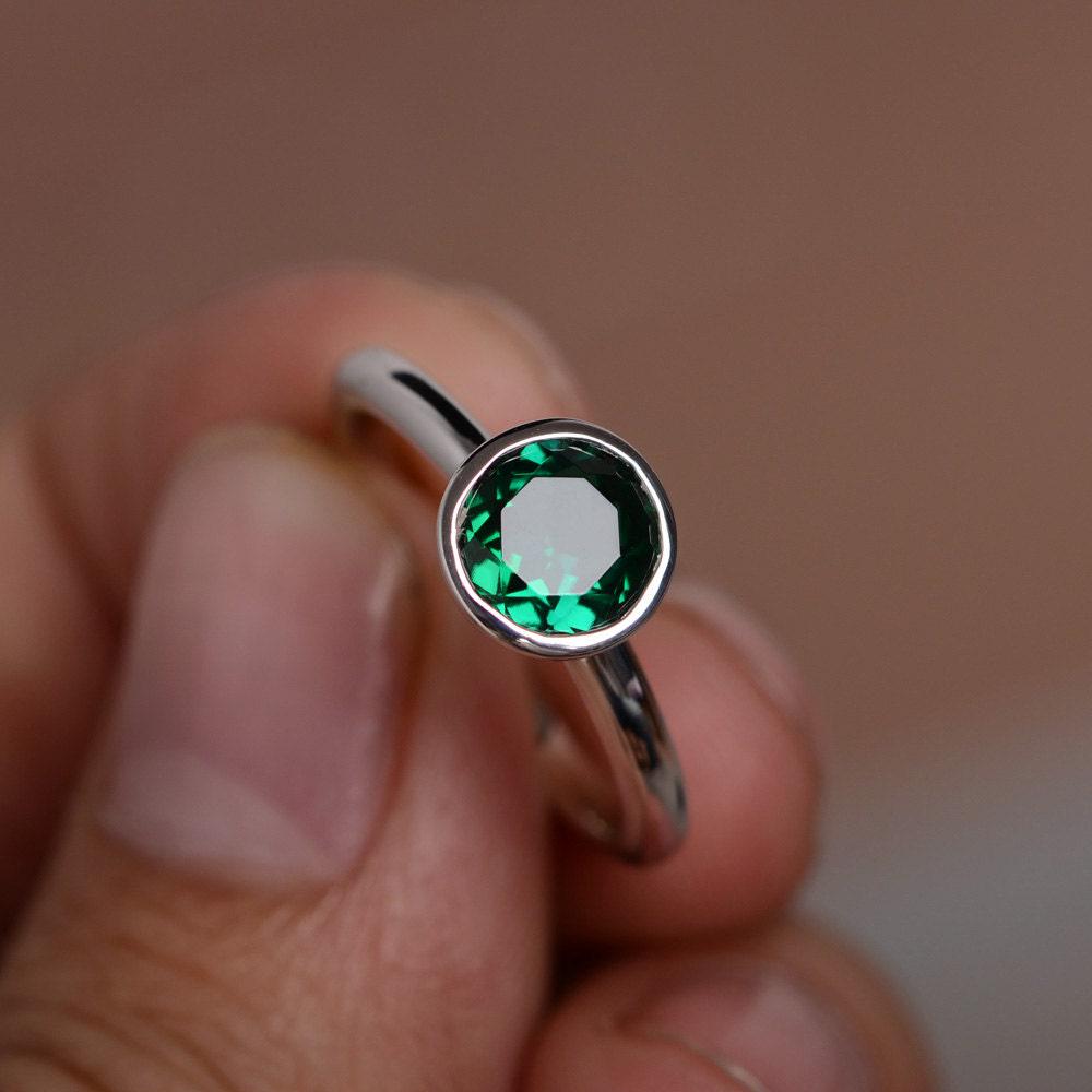 Smaragd Ring Edelstein Sterling Silber Lünette Verlobungsring Birthstone von KnightJewelry