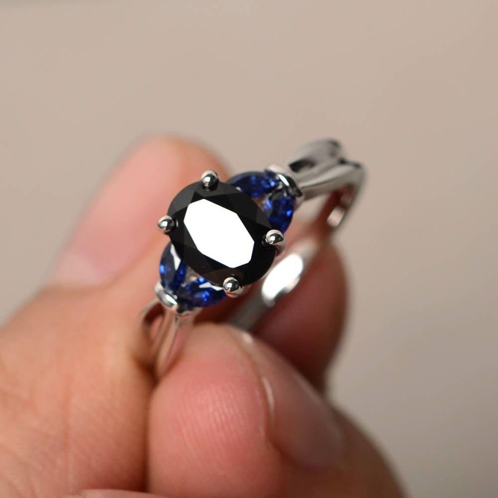 Versprechen Ringe Natürliche Schwarze Spinell Oval Geschliffen Schwarz Edelstein Massiv Silber Blau Saphir Akzente von KnightJewelry