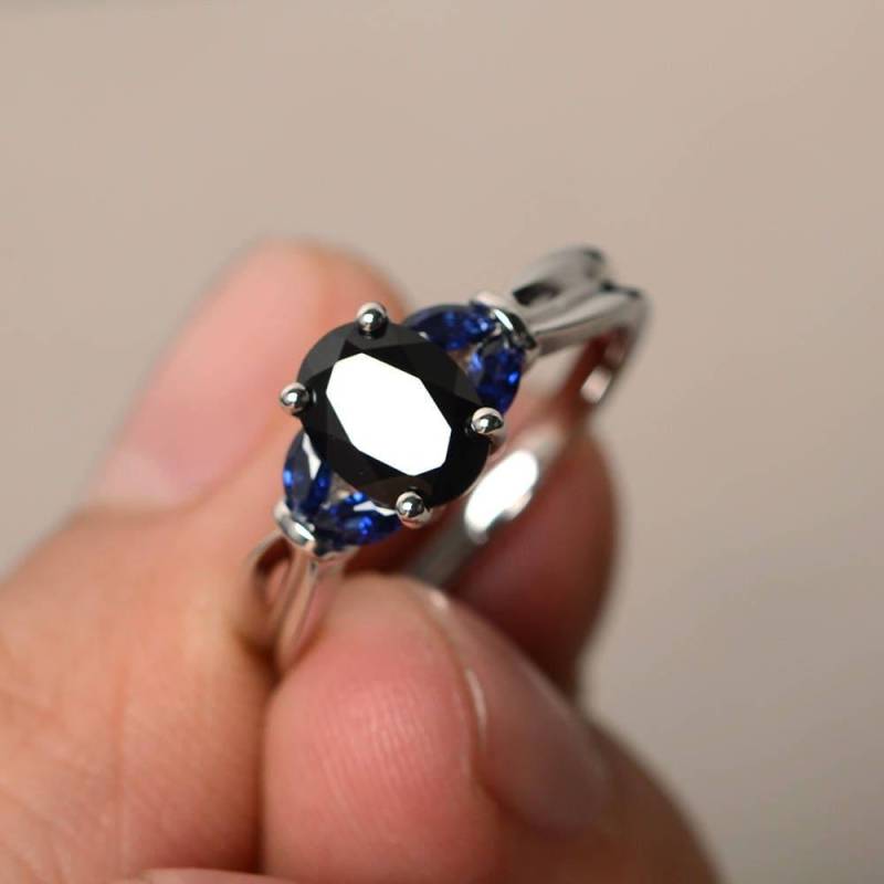 Versprechen Ringe Natürliche Schwarze Spinell Oval Geschliffen Schwarz Edelstein Massiv Silber Blau Saphir Akzente von KnightJewelry