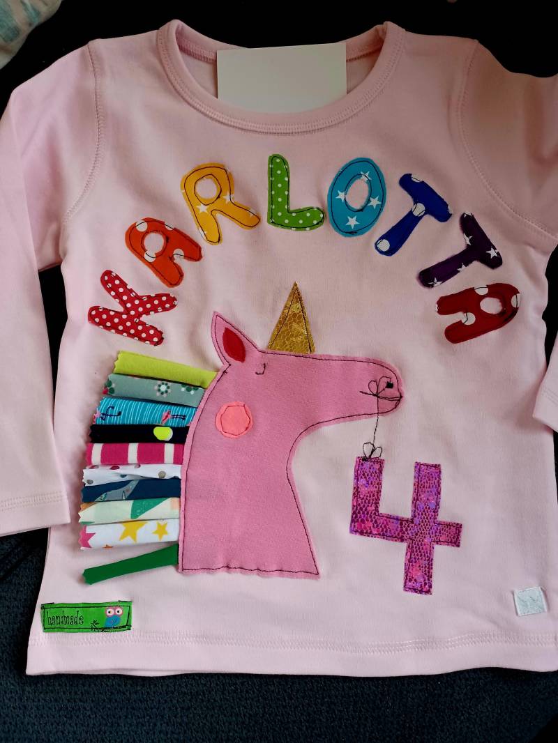 Geburtstagsshirteinhornnamezahlmädchenbuntgeburtstaggoldglitzer Geburtstagsshirteinhornnamezahlmädchenbuntgeburtstaggoldglitzer von KniknaKnallebunt