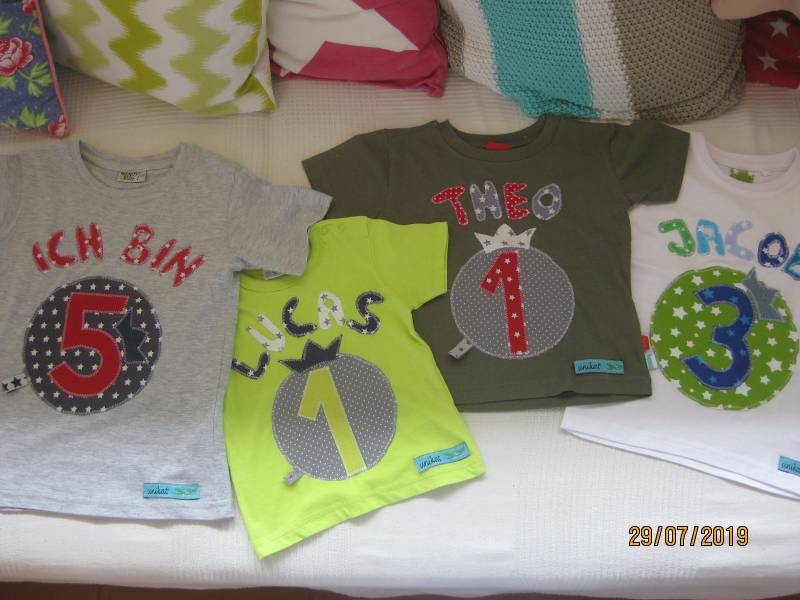 Geburtstagsshirtzahl 1-2-3-4-5-6-7 Namejungskronesternepunktegeburtstagshirtjunge Geburtstagsshirtzahl 1-2-3-4-5-6-7 Namejungskronesternepunktegeburtstagshirtjunge von KniknaKnallebunt