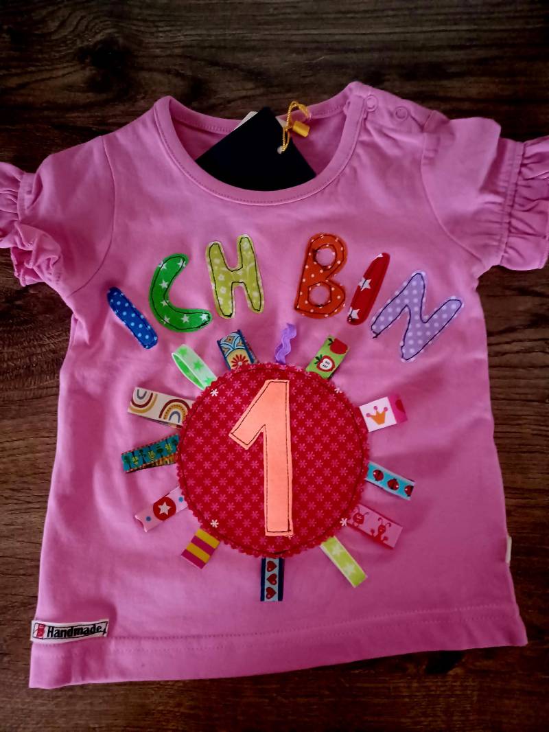 Geburtstagsshirtzahlnamerosettebuntmädchenjungs von KniknaKnallebunt