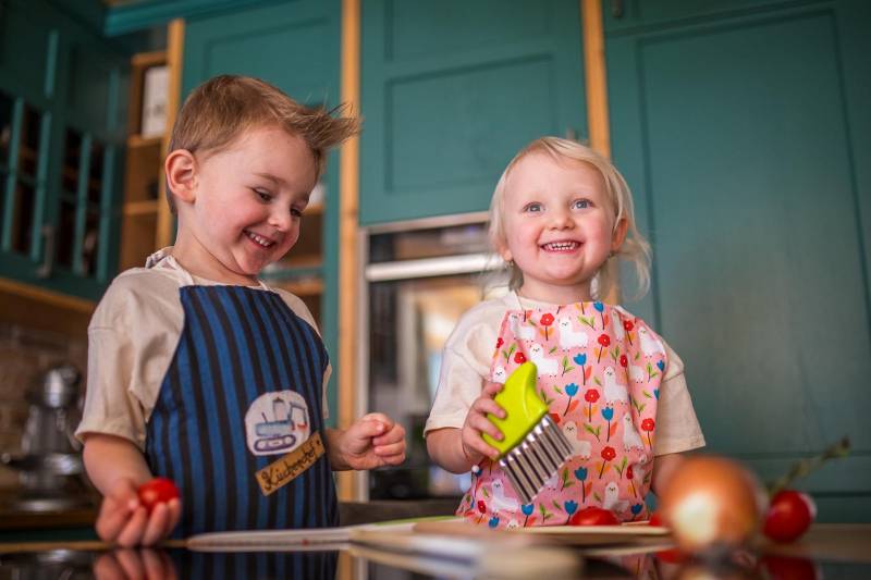Kinderkochschürze Kochschürze Kinder Kleinkind Schürze Kochen Mit Kindern Geburtstagsgeschenk Geschenk Bastelschürze Kinderschürze Basteln Kinderkochschürze Kochschürze Kinder Kleinkind Schürze Kochen Mit Kindern Geburtstagsgeschenk Geschenk Bastelschürze Kinderschürze Basteln von KnirpskramAT