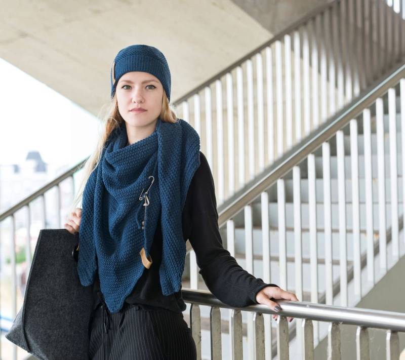 Knit Factory Brosche Zubehör 7x1 cm Dunkelblau (1-tlg), brosche Anstecker von Knit Factory