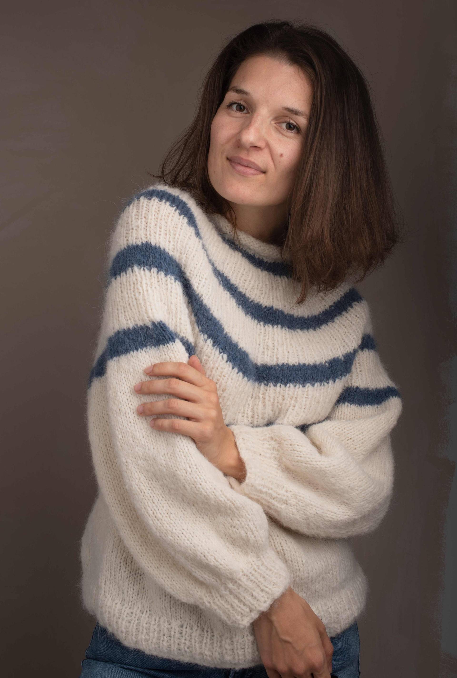 Flauschiger Winter Pullover, Streifen Strickpullover, Alpaka Offwhite Merino Wolle Frauen Pullover von KnitCoutureStore