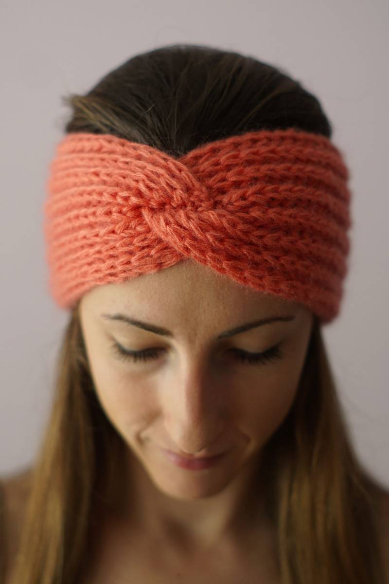 Handgestricktes Mohair Stirnband Ohrenwärmer Aus Schurwolle in Orange von KnitKnotSpace