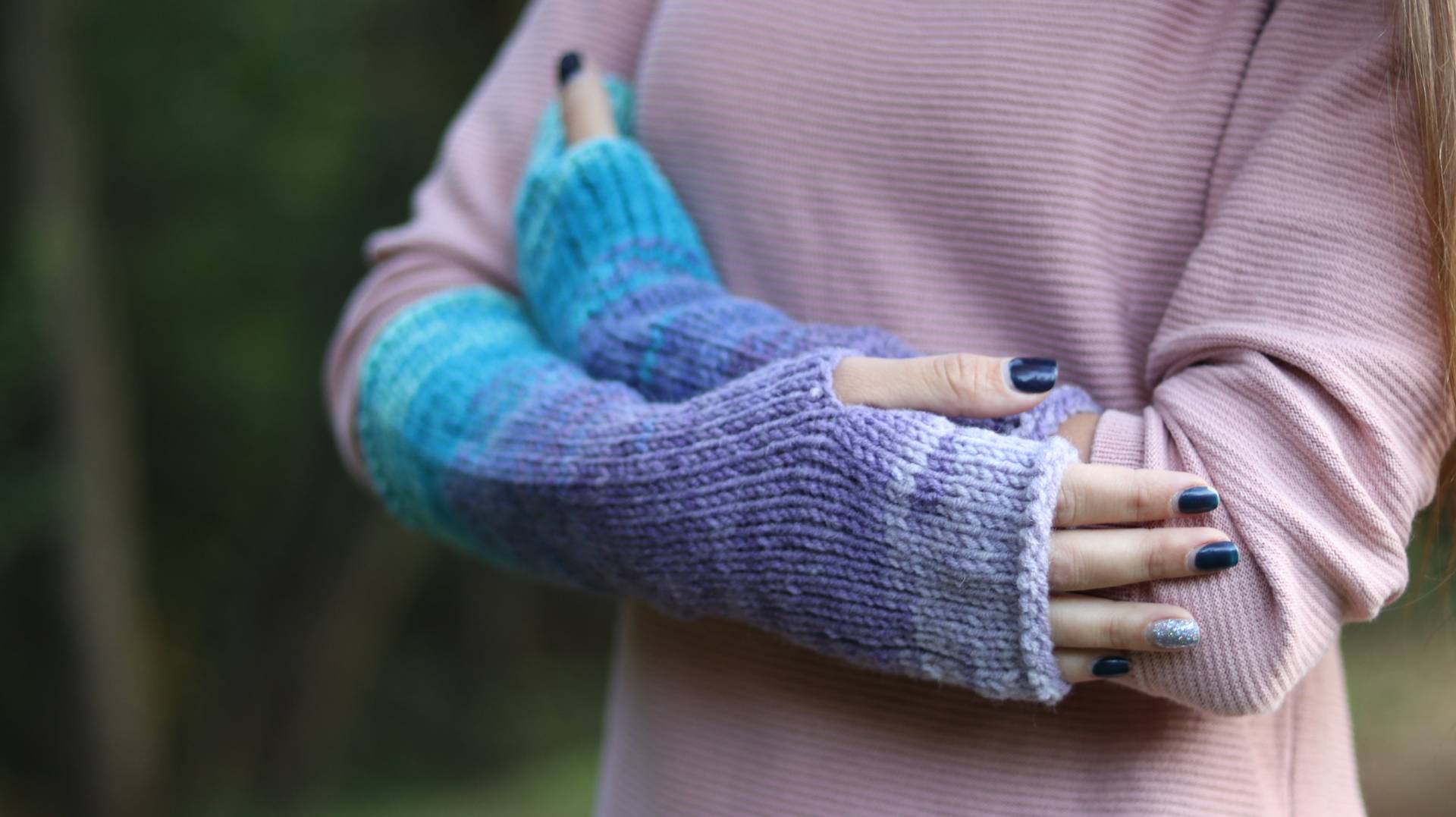 Herbst Armstulpen, Fingerlose Handschuhe, Damen Accessoires, Strickfäustlinge, Handgestrickte Damenhandschuhe von KnitKnotSpace