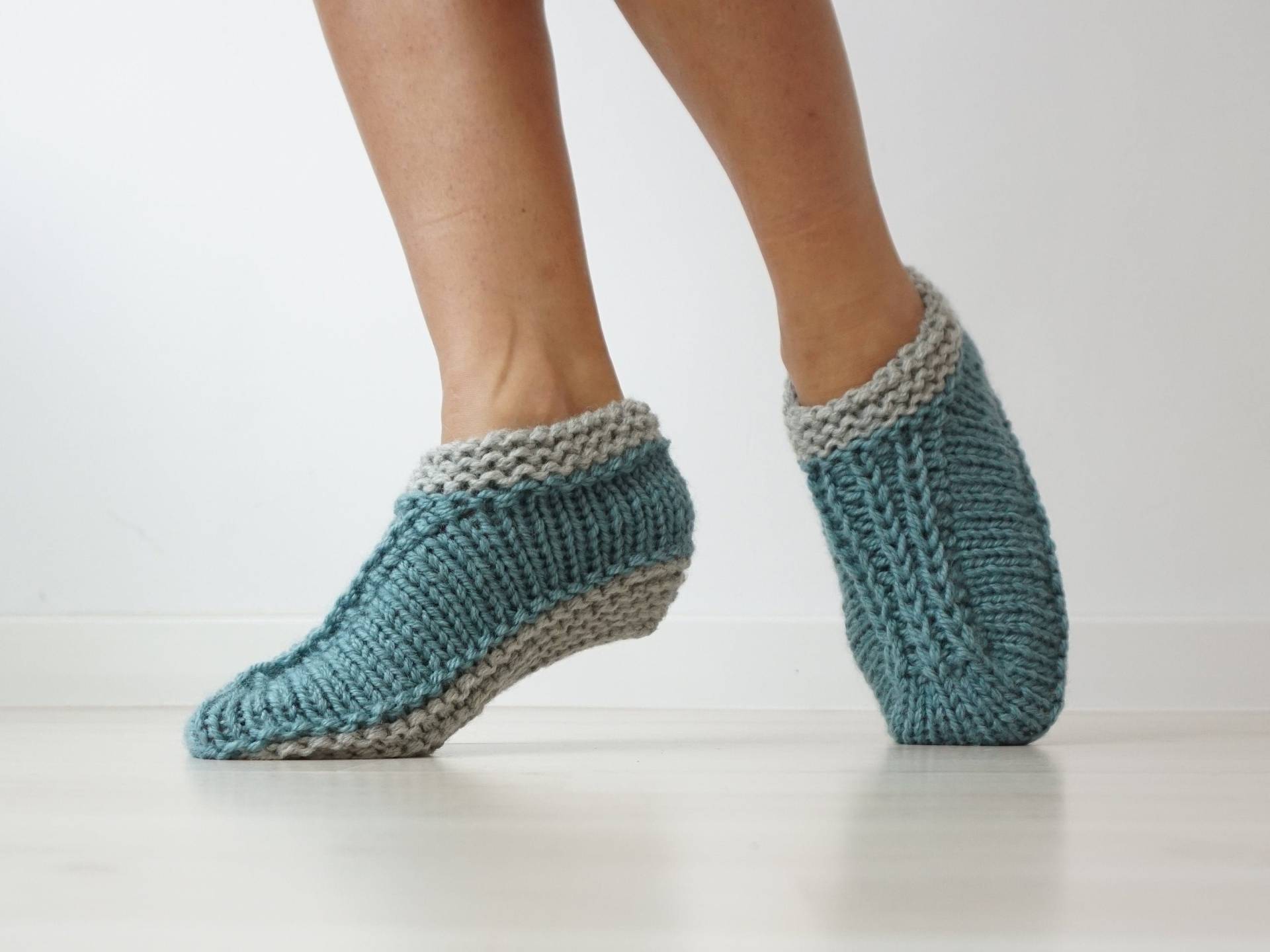 Himmelblau Gestrickte Hausschuhe, Wollsocken, Wintersocken, Niedrige Hausschuh Socken, Damen Hausschuhe Stricken, Geschenk Stricken von KnitKnotSpace