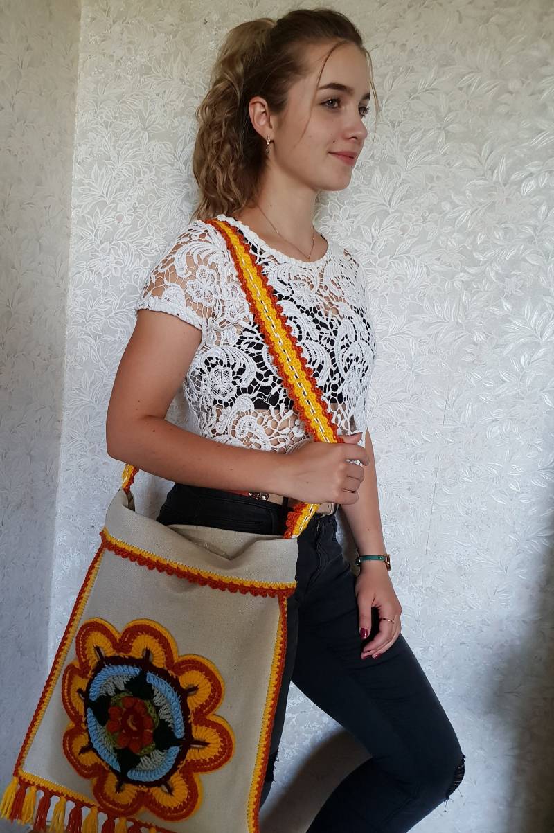 Handgemachte Leinentasche Mit Gestricktem Mandala Reise Strandtasche von KnitLink